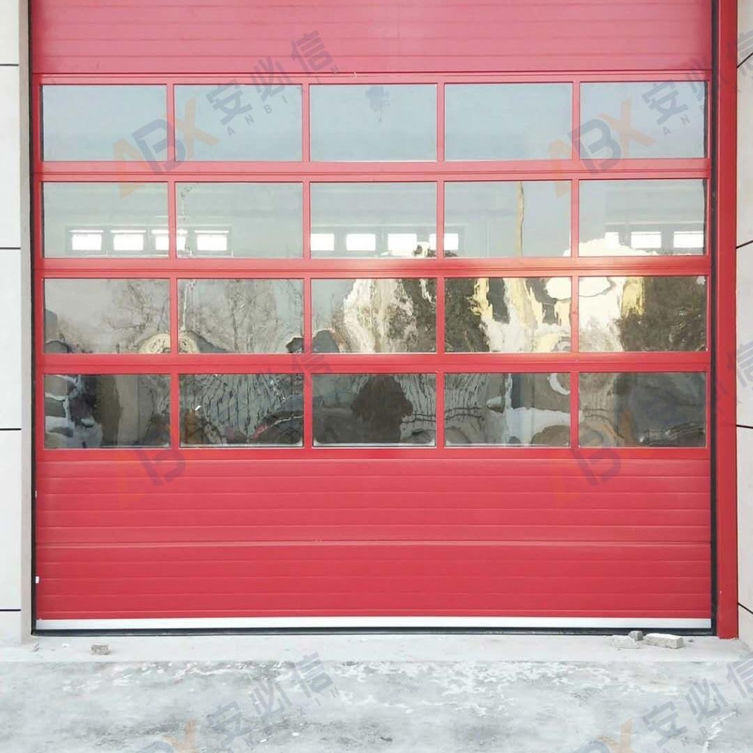 Как утеплённые секционные ворота помогают снизить энергозатраты на производстве